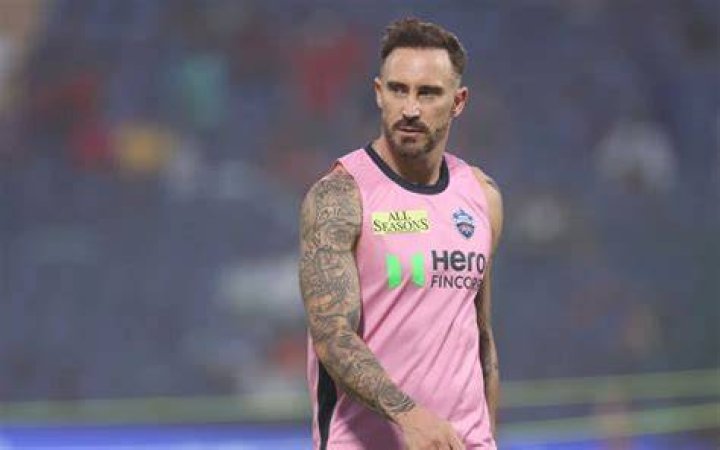 Faf du Plessis as seen in a closeup selfie of himself taking some time out to do a skin care routine in December 2014