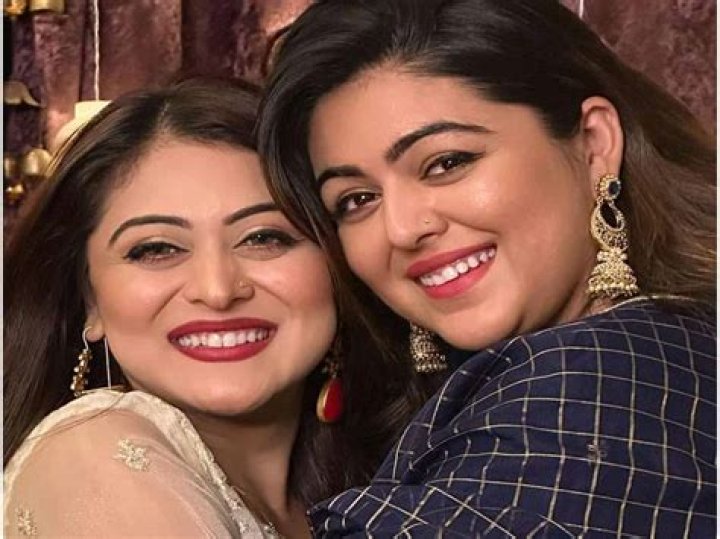 Falaq Naaz (Left) as seen while smiling in a picture alongside Vinny Arora Dhoopar