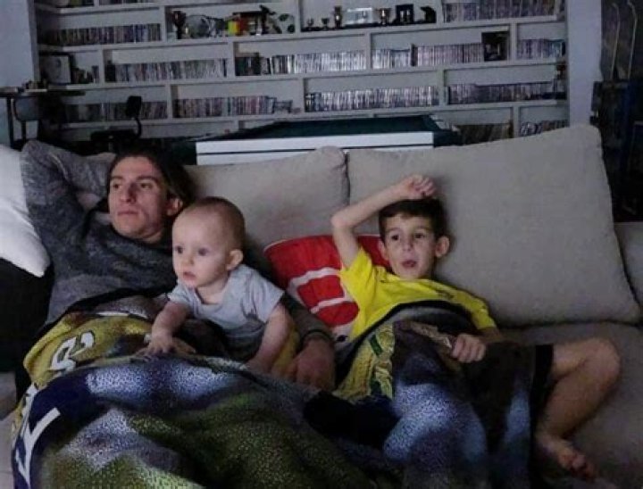 Filipe Lu&iacute;s relaxing at home in November 2018