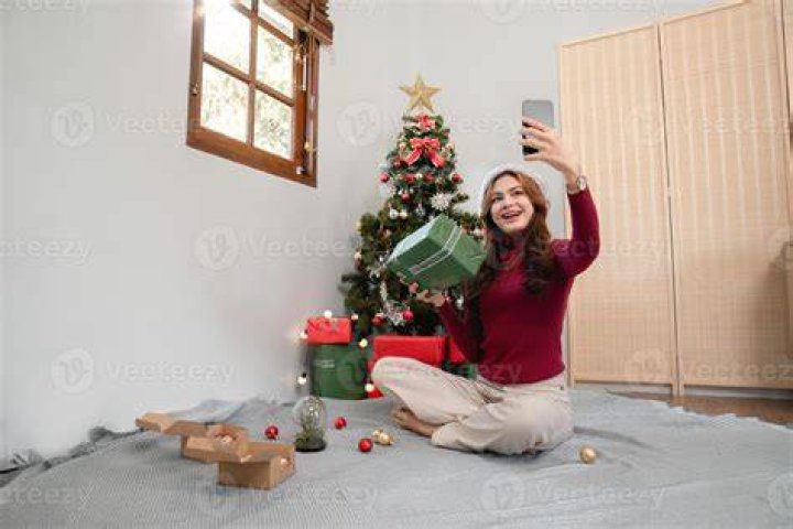 Flea in a Christmas selfie in December 2018