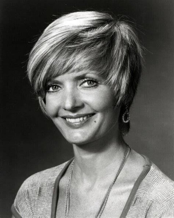 Florence Henderson smiling for the camera at 1989 Emmy Awards