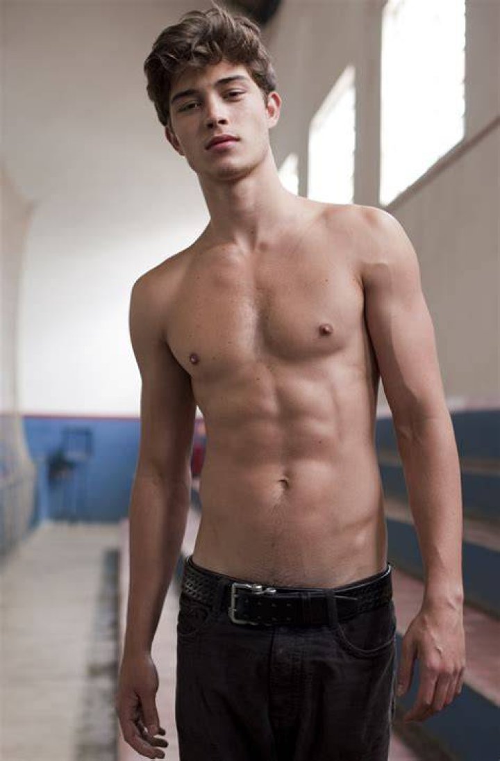 Francisco Lachowski shirtless body