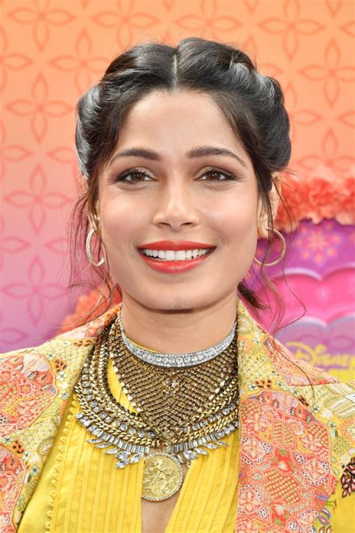 Freida Pinto weight