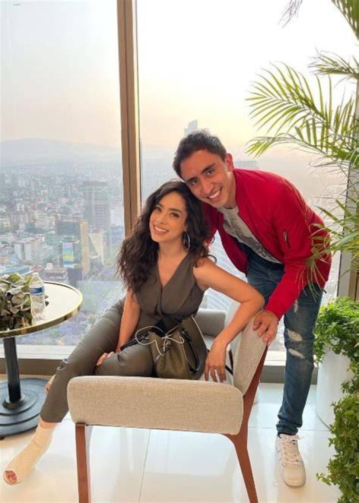 F&aacute;tima Molina and Jesus Elizalde in an Instagram post in March 2021