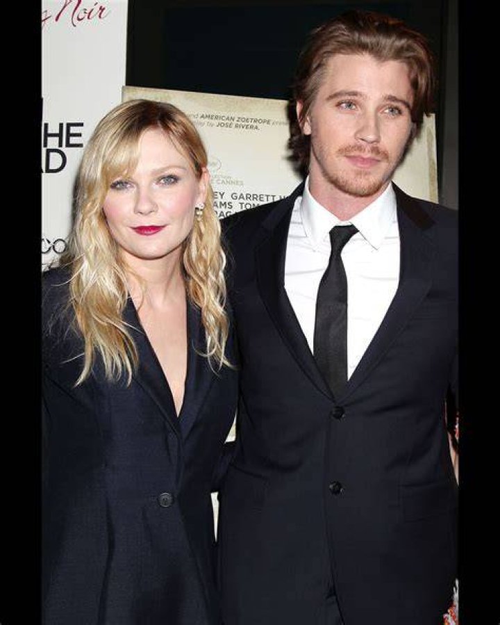 Garrett Hedlund and Kirsten Dunst at 2016 Golden Globe Awards