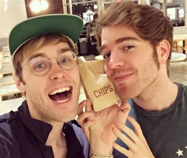 Garrett Watts (Left) and Shane Dawson in a selfie in April 2016