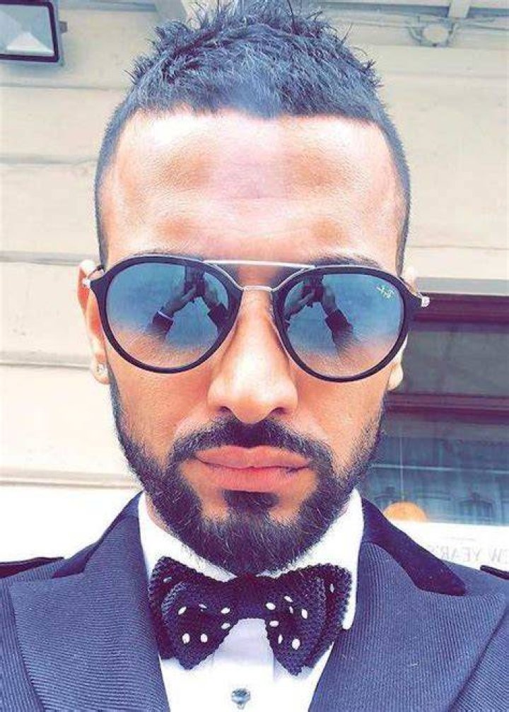 Garry Sandhu in a selfie with Suresh Raina and Jasmine Sandlas in January 2018