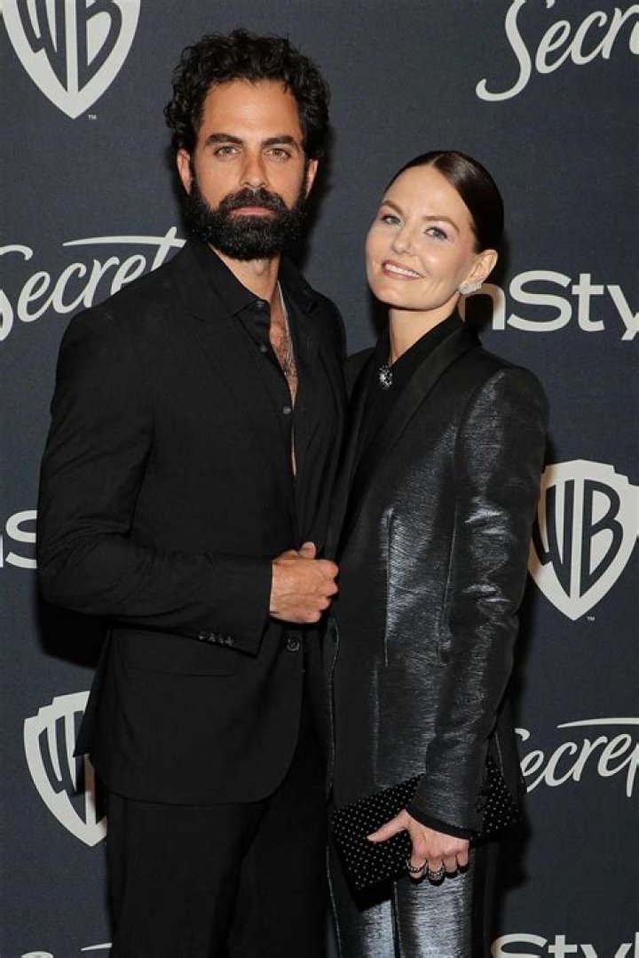 Gerardo Celasco and Jennifer Morrison in an Instagram post in February 2021