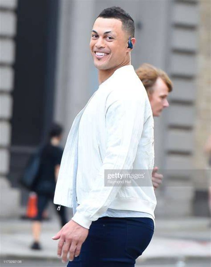 Giancarlo Stanton as seen in a picture take with Jimmy Kimmel on the set of Jimmy Kimmel Live! in October 2017