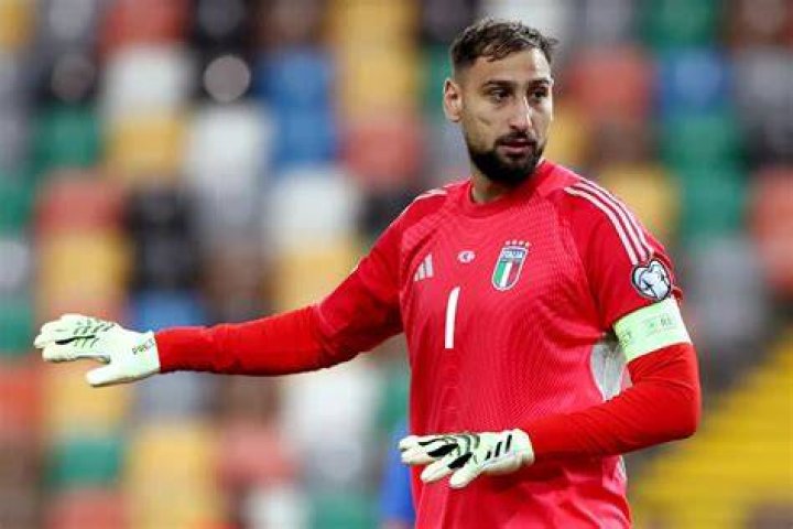 Gianluigi Donnarumma photoshoot Italy training session Coverciano August 30, 2016