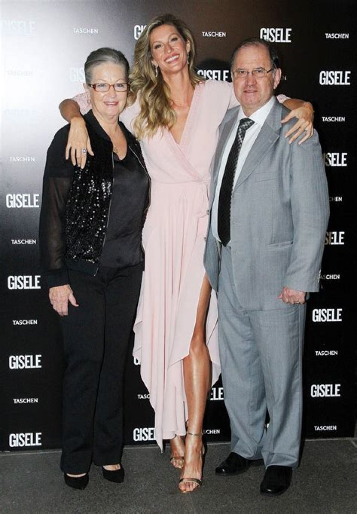 Gisele Bundchen with family