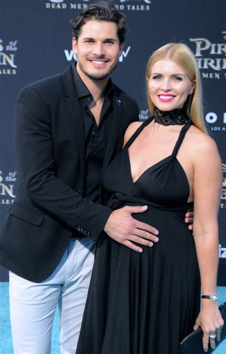 Gleb Savchenko with wife Elena Samodanova and younger daughter Zlata in May 2019