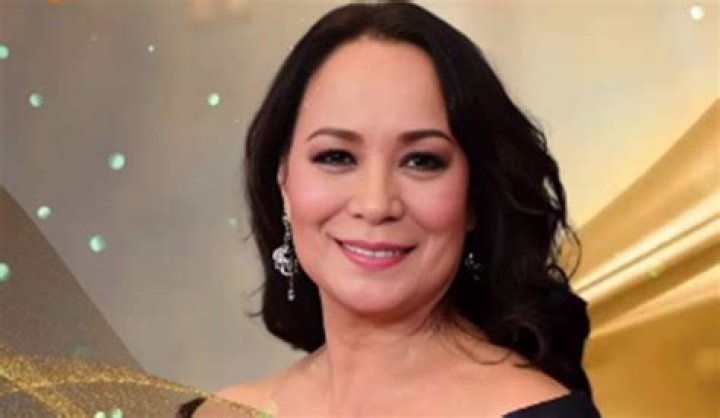 Gloria Diaz smiling for a picture