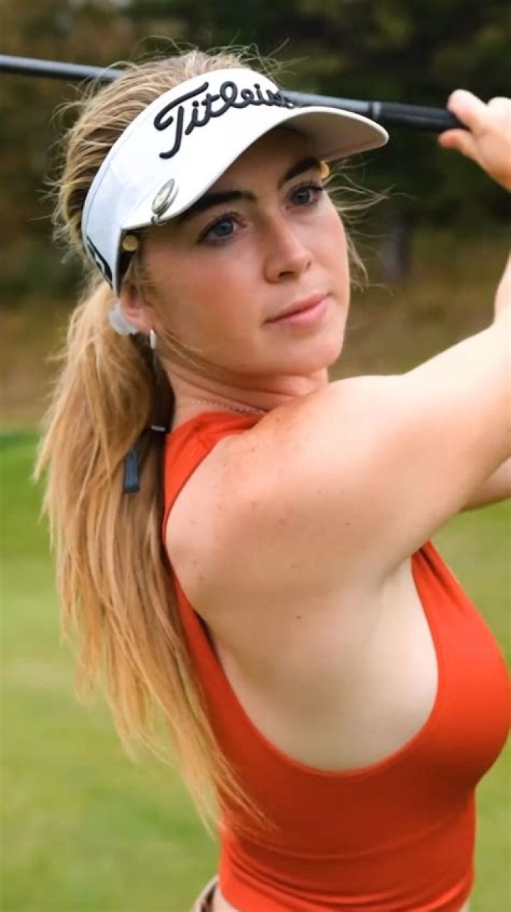 Grace Charis as seen while posing for a picture in Hawaii in November 2022