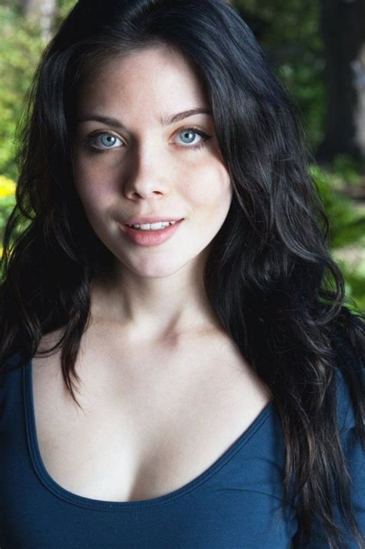 Grace Phipps hot
