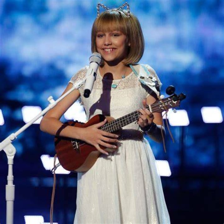 Grace VanderWaal performing at the WE Day in March 2017