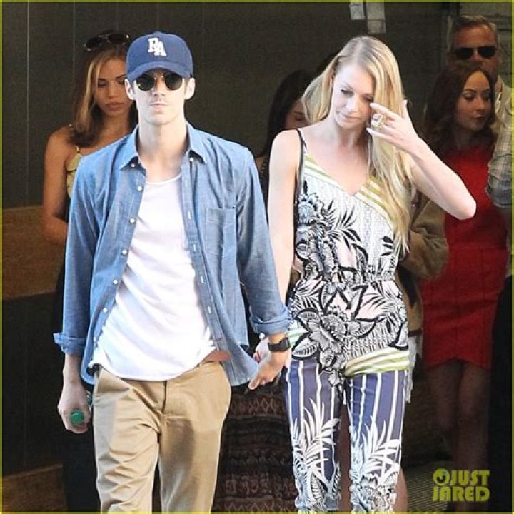 Grant Gustin and Hannah Douglass