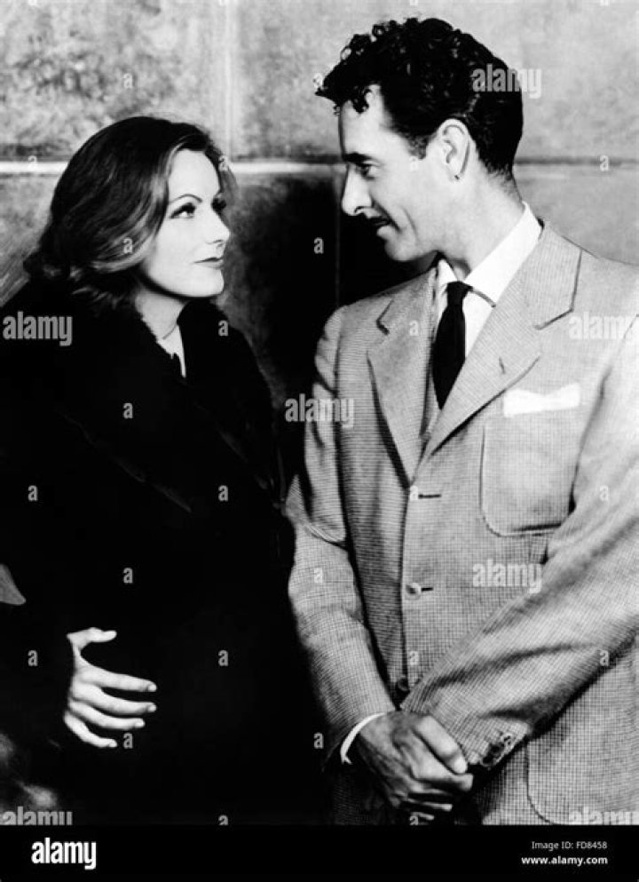 Greta Garbo and John Gilbert in a publicity photo for 'A Woman of Affairs' (1928)