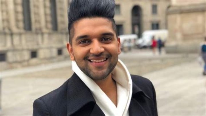 Guru Randhawa in an Instagram selfie in December 2017