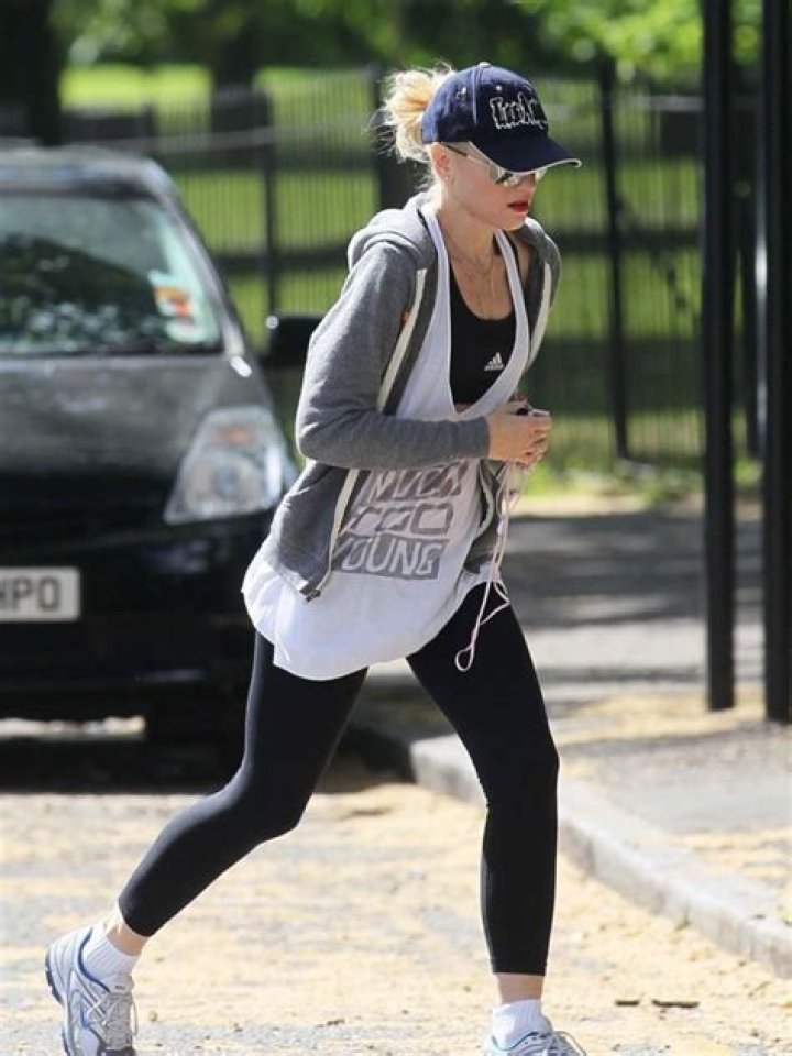 Gwen Stefani running workout