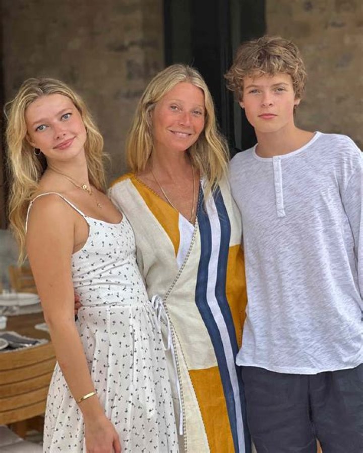Gwyneth Paltrow with family