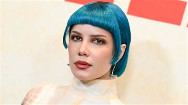 Halsey in blue colored hair