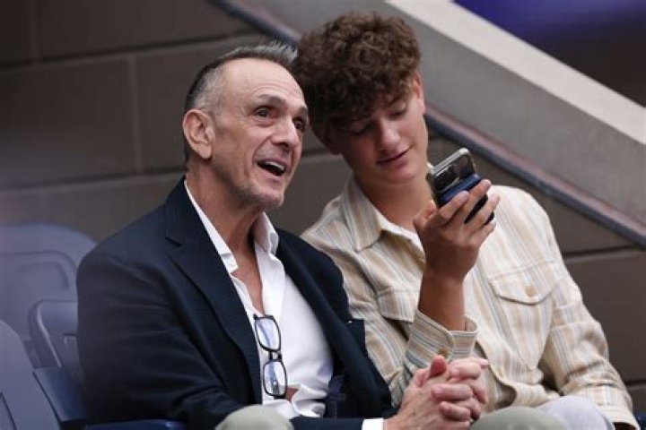 Hank Azaria in an Instagram selfie as seen in April 2017