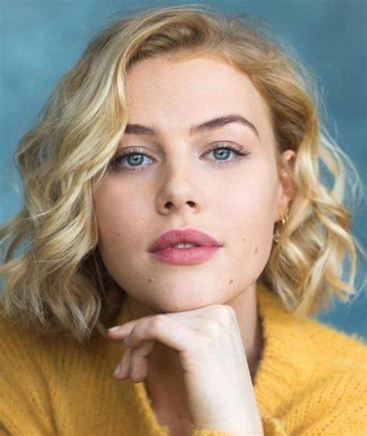 Hannah van der Westhuysen as seen while smiling for a picture in February 2020