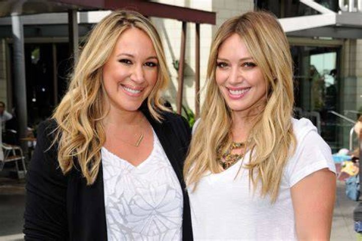 Haylie Duff and sister Hilary Duff (Right).