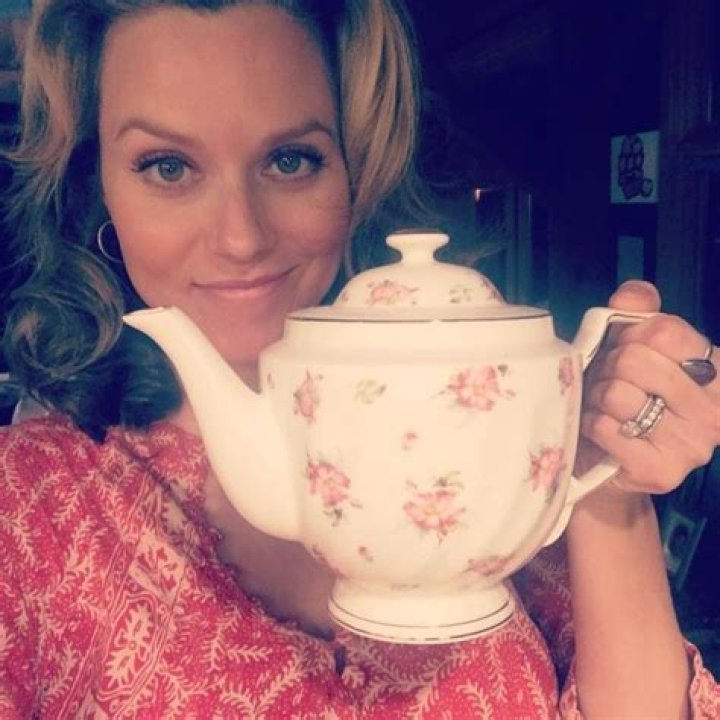 Hilarie Burton taking a selfie in December 2017