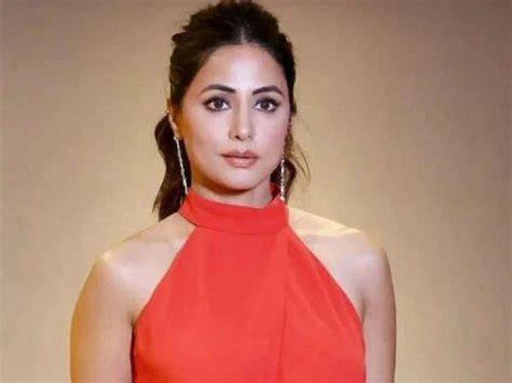 Hina Khan at the 5th Boroplus Gold Awards in July 2012