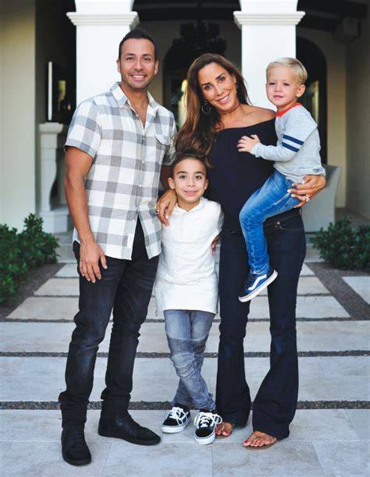 Howie Dorough with his family in August 2018