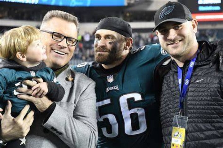 Howie Long with his family