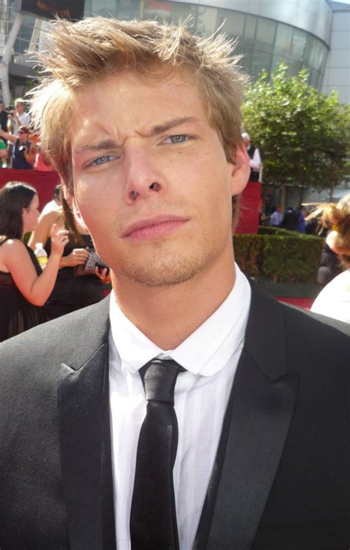 Hunter Parrish (Corner Left) in July 2015
