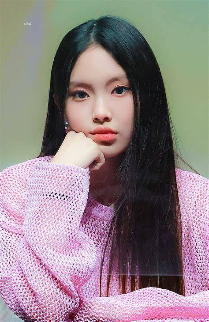 Hyein as seen with other members of NewJeans in 2023