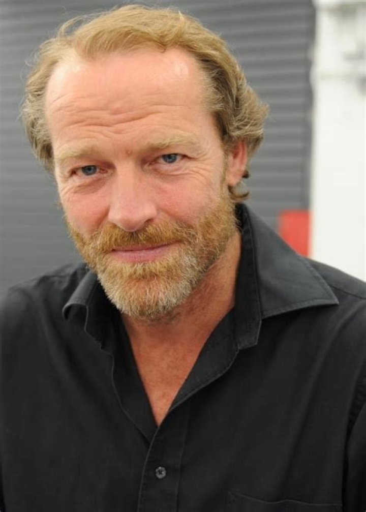 Iain Glen as seen with his guitar