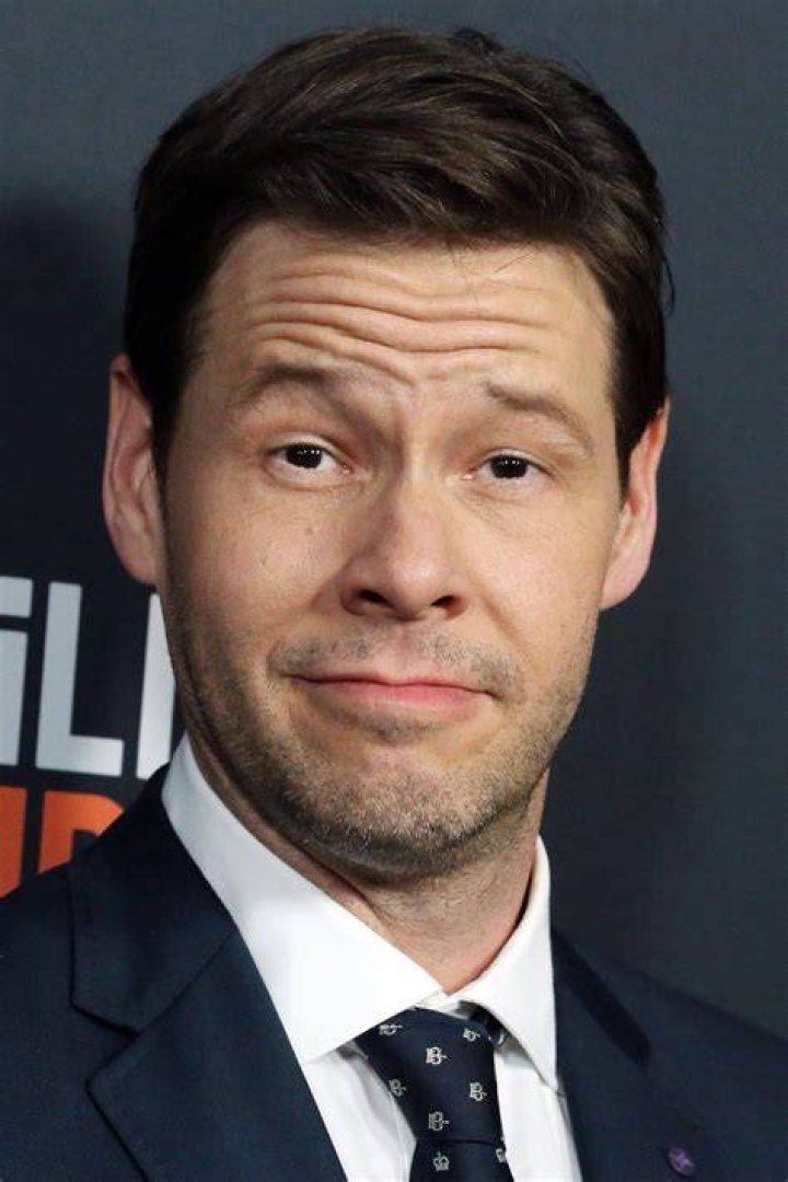 Ike Barinholtz in a selfie in June 2018