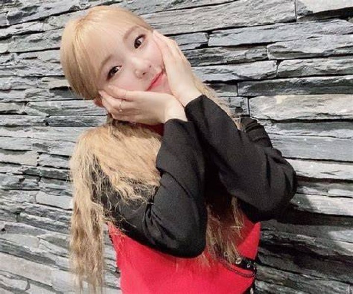 Im Yeo-jin as seen while posing for the camera in March 2020