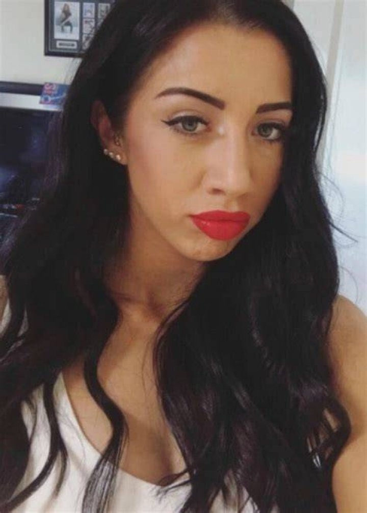 Indi Hartwell in a selfie with her dog in April 2018