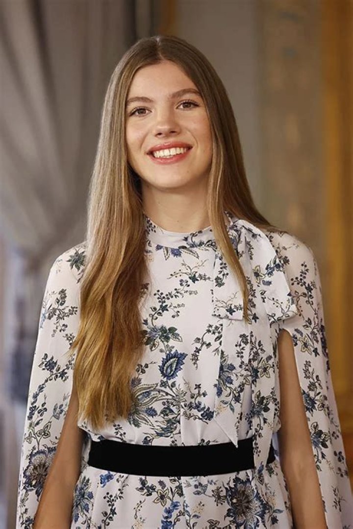 Infanta Sof&iacute;a of Spain (far right) posing with her family in February 2020