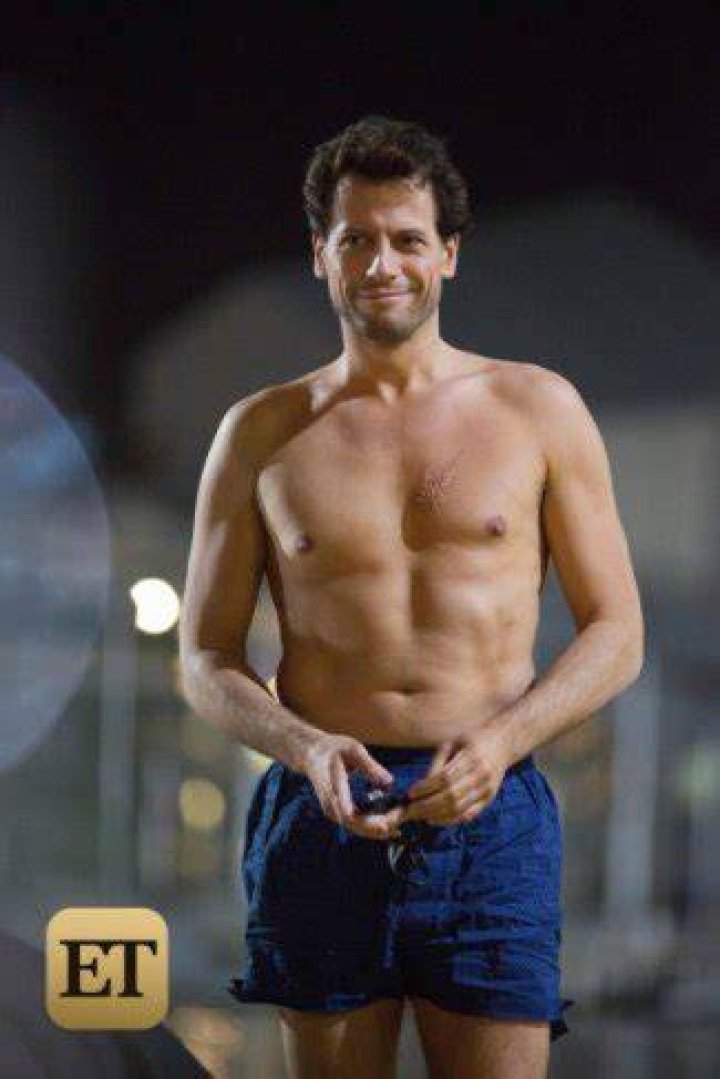 Ioan Gruffudd shirtless