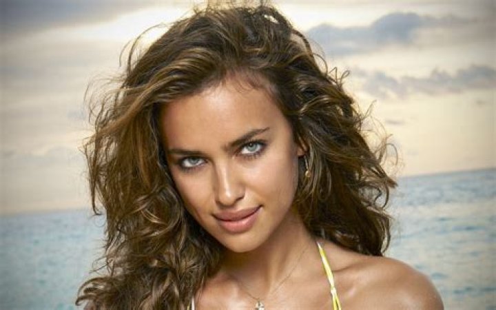 Irina Shayk hot