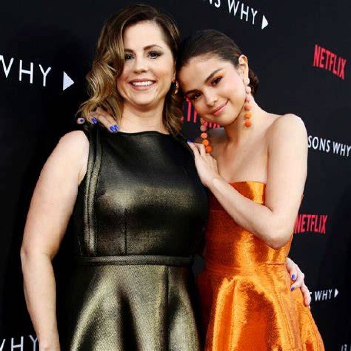 Isabella Gomez with her mom and dad outside Egyptian Theatre in 2017