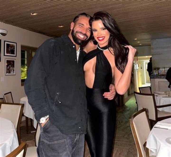 Ivana Knöll and Drake in Miami, Florida in January 2023