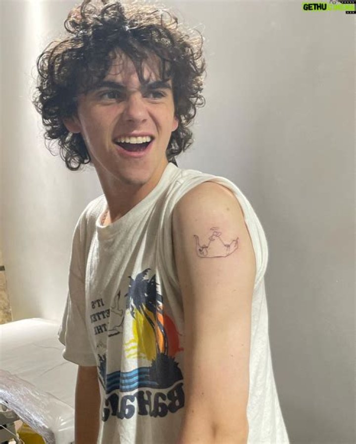 Jack Dylan Grazer showing his new look in a selfie in July 2017
