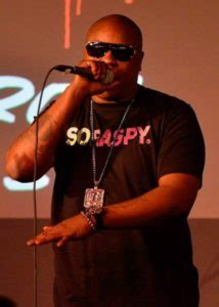 Jadakiss performing at Apple Store in June 2011