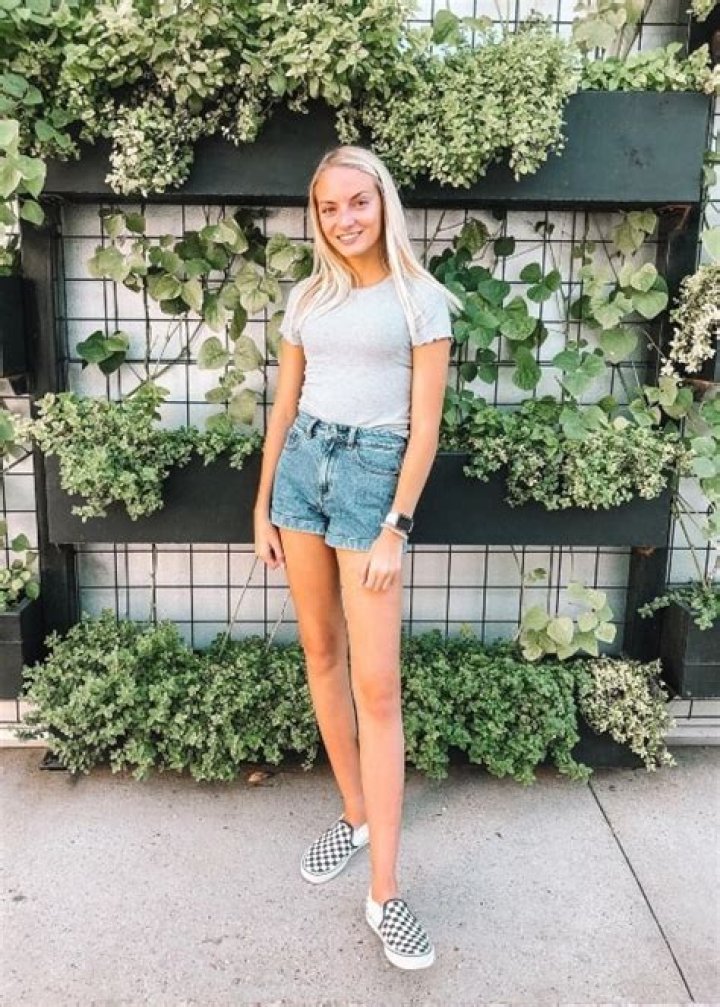 Jaidyn Lynzee as seen while taking a sun-kissed selfie in April 2020