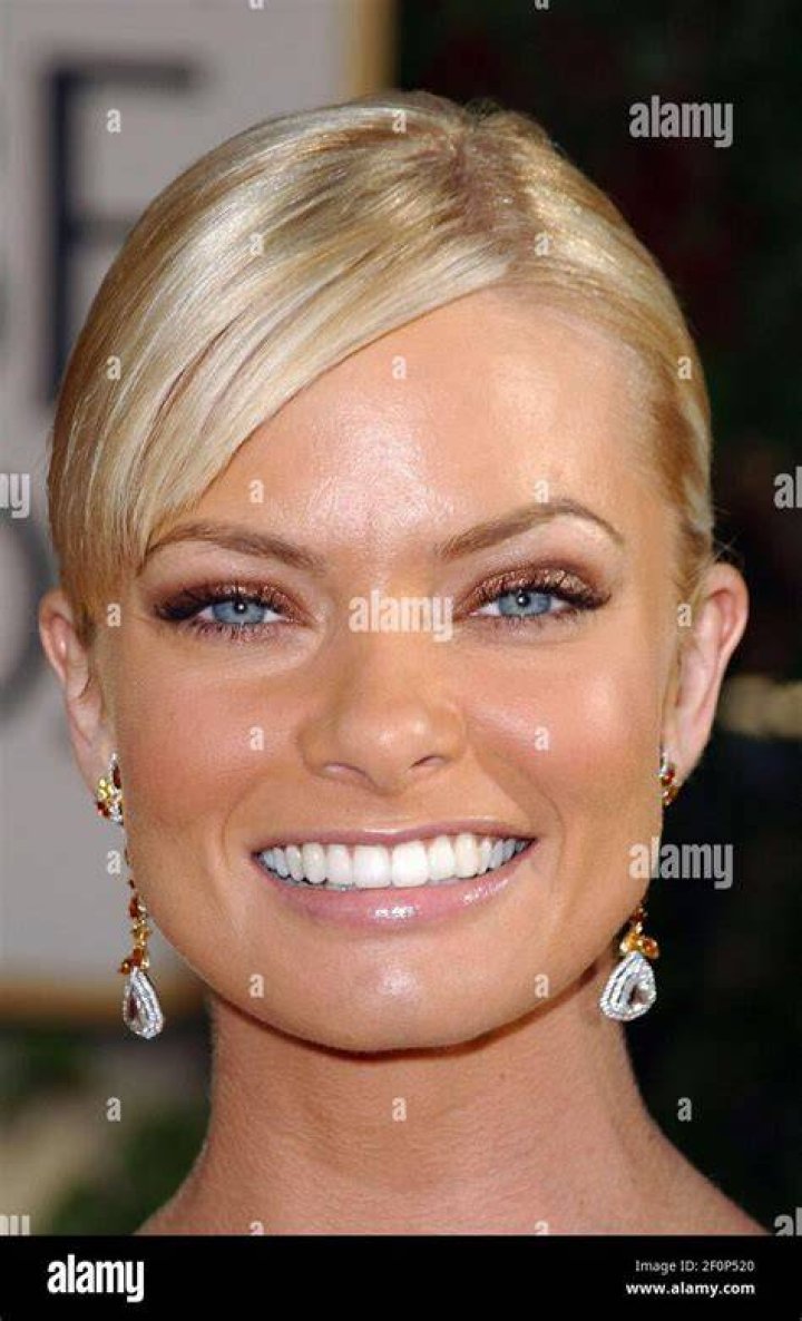 Jaime Pressly during Golden Globes 2014