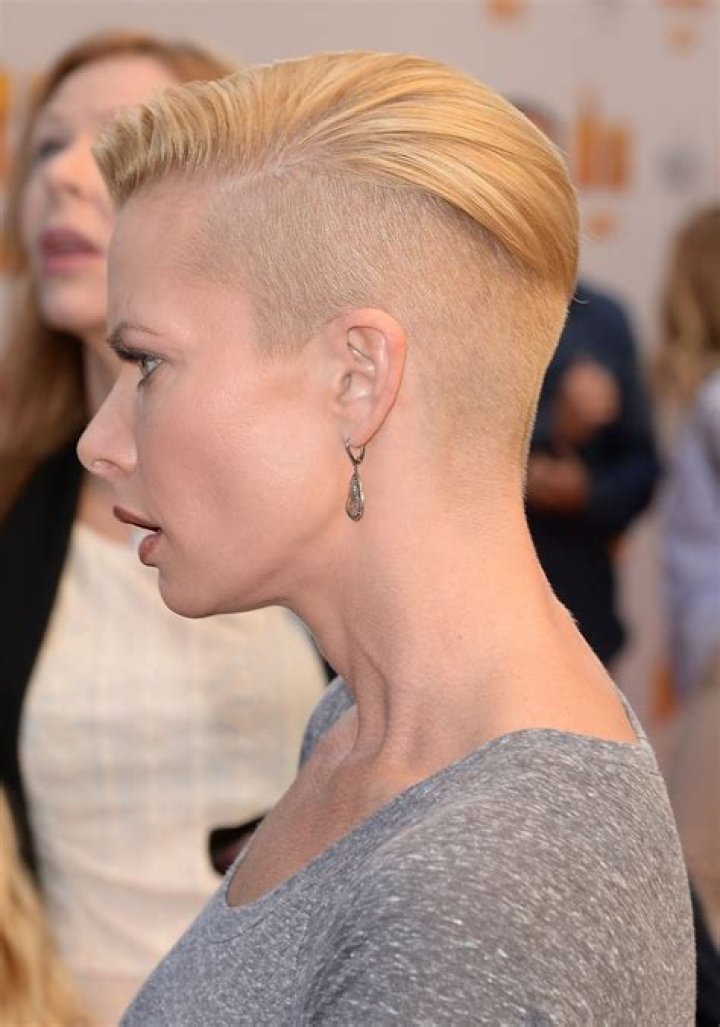 Jaime Pressly shaved head