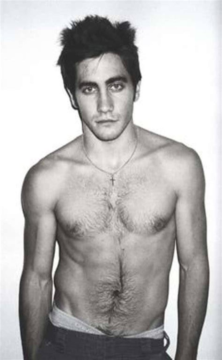 Jake Gyllenhaal shirtless